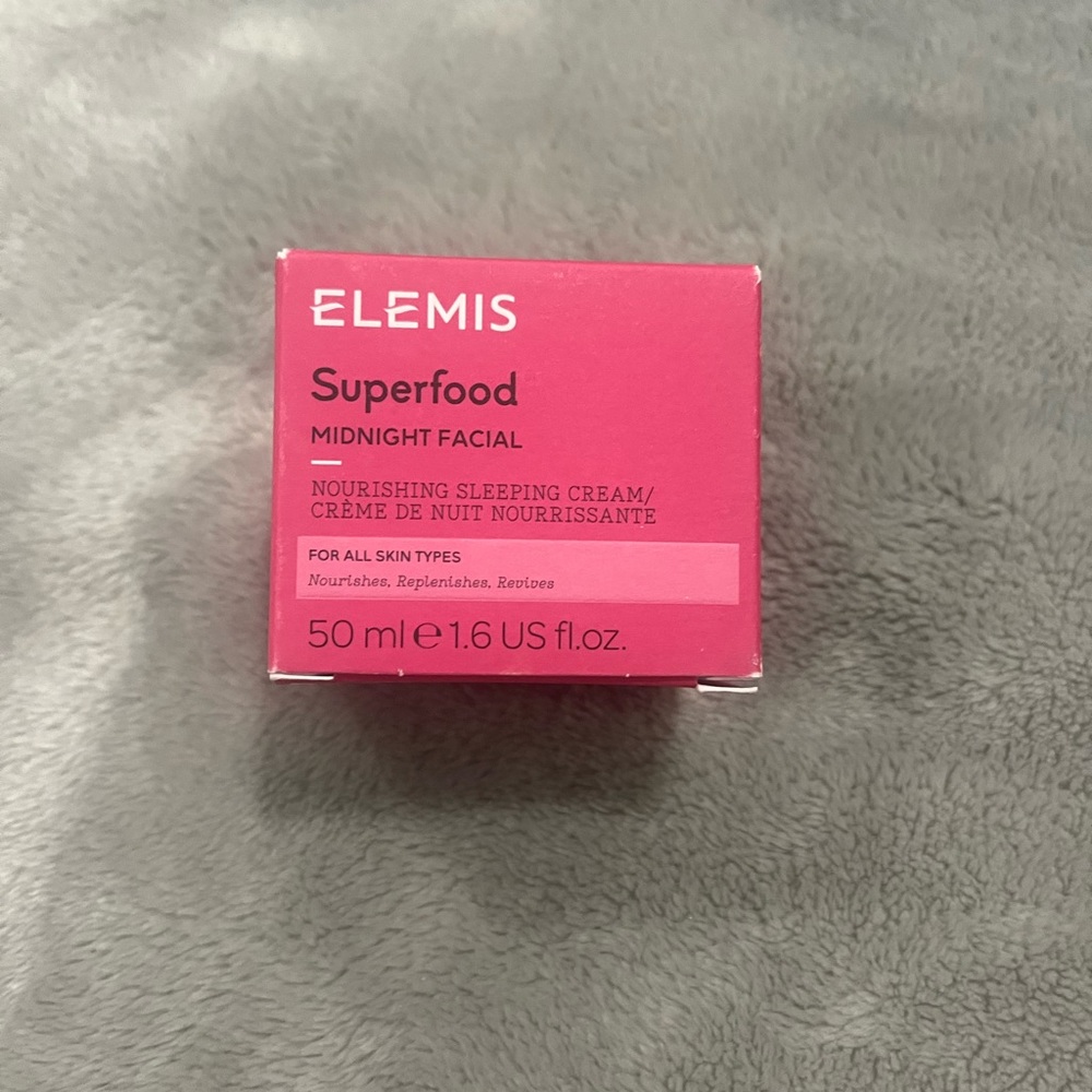 Elemis
Superfood Midnight Facial